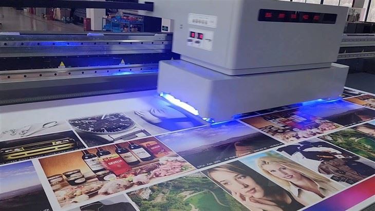 Flatbed Digital Printer Flatbed Digital Printer